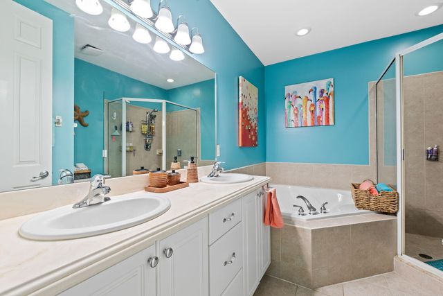 4086 W Palm Aire Drive 18, Pompano Beach, FL 33069