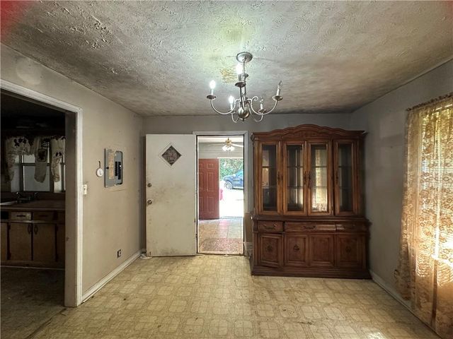 3552 Linecrest Road, Ellenwood, GA 30294