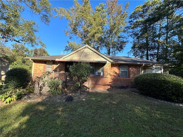 3552 Linecrest Road, Ellenwood, GA 30294