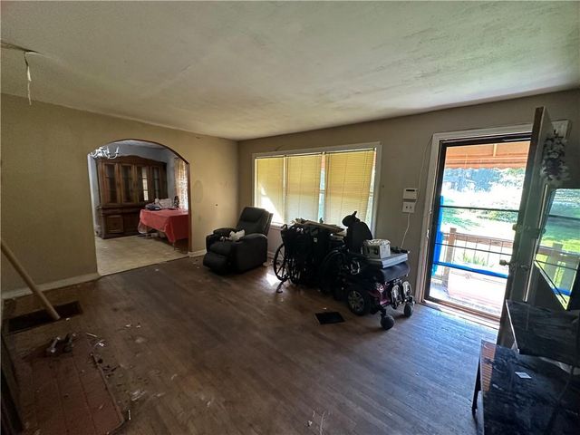 3552 Linecrest Road, Ellenwood, GA 30294