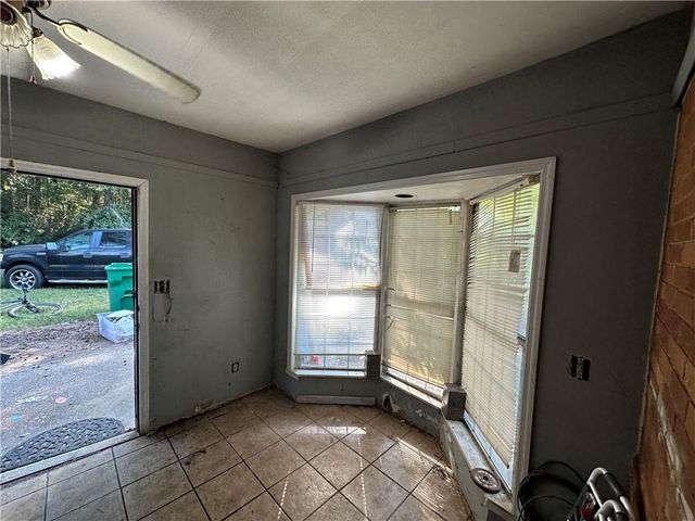 3552 Linecrest Road, Ellenwood, GA 30294