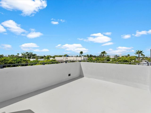 1134 71st St, Miami Beach, FL 33141