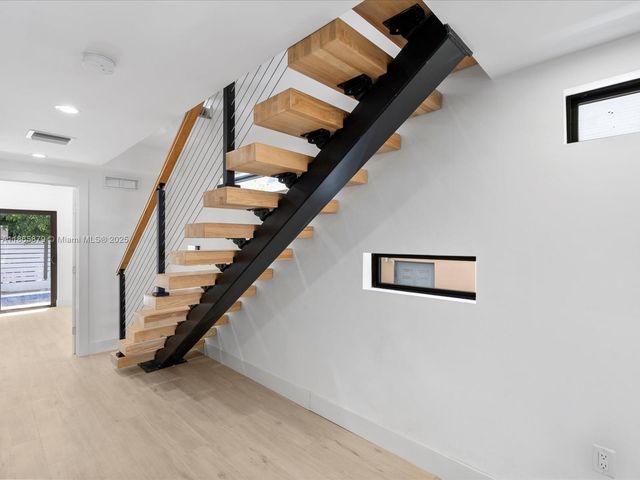 1134 71st St, Miami Beach, FL 33141