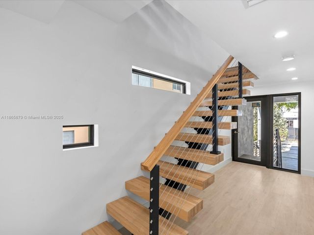 1134 71st St, Miami Beach, FL 33141