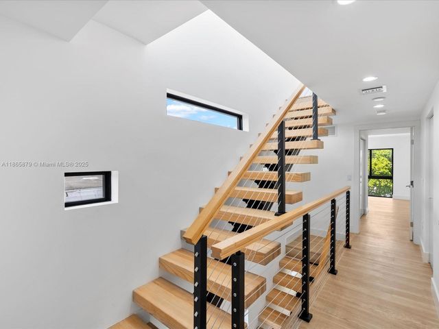 1134 71st St, Miami Beach, FL 33141