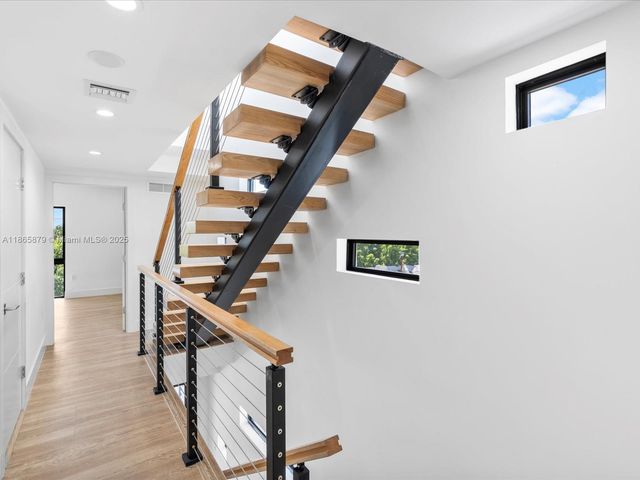 1134 71st St, Miami Beach, FL 33141