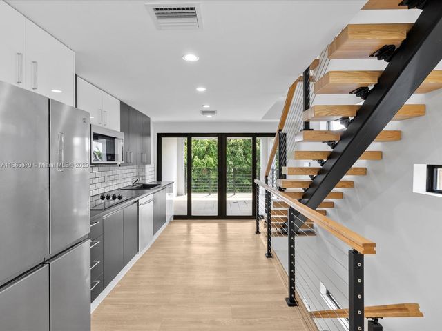 1134 71st St, Miami Beach, FL 33141