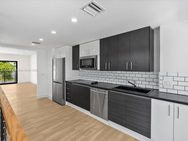 1134 71st St, Miami Beach, FL 33141