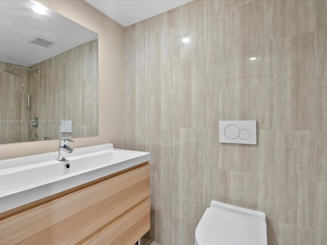 1134 71st St, Miami Beach, FL 33141