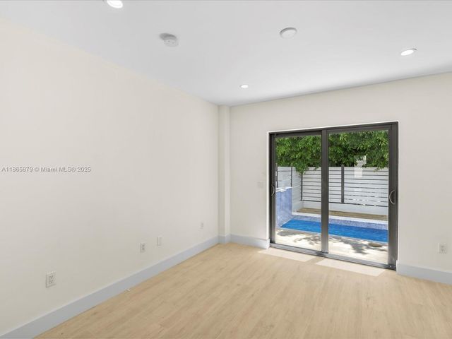 1134 71st St, Miami Beach, FL 33141