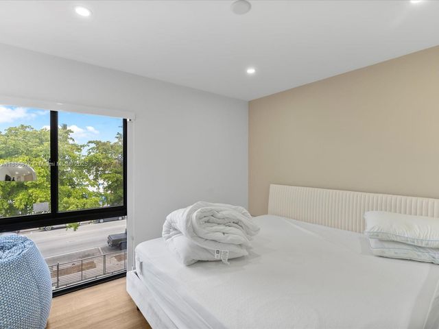 1134 71st St, Miami Beach, FL 33141