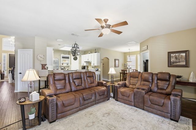 1117 Crestview Drive, Bedford, TX 76021
