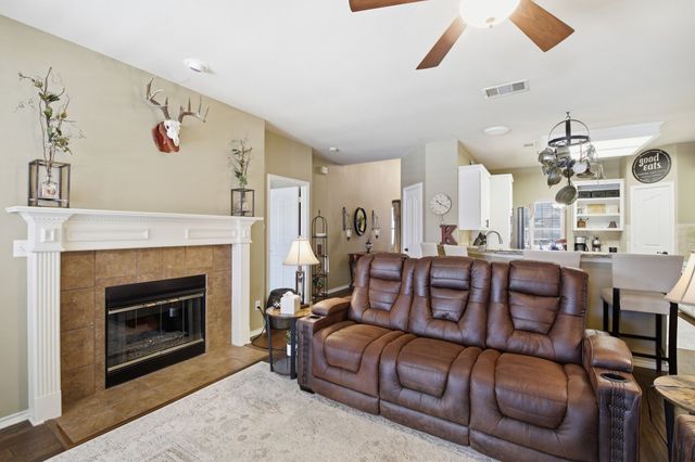 1117 Crestview Drive, Bedford, TX 76021