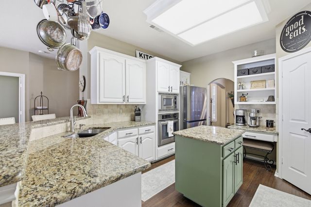 1117 Crestview Drive, Bedford, TX 76021