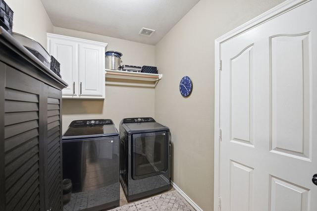 1117 Crestview Drive, Bedford, TX 76021