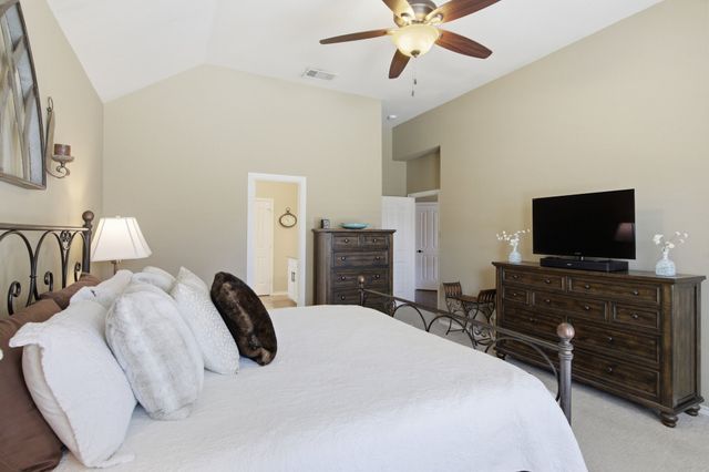 1117 Crestview Drive, Bedford, TX 76021