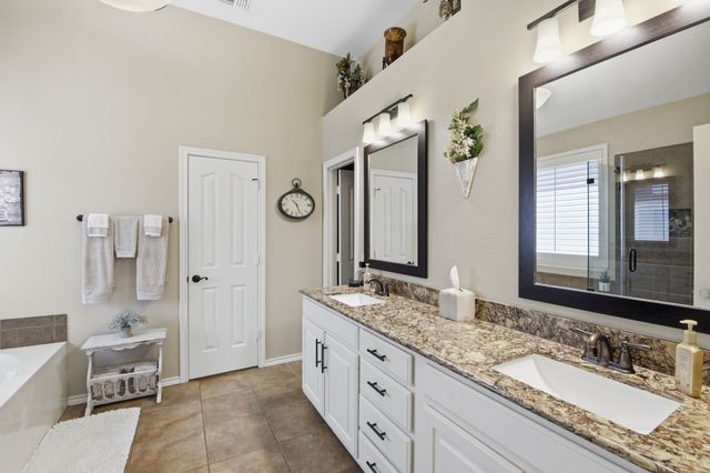 1117 Crestview Drive, Bedford, TX 76021