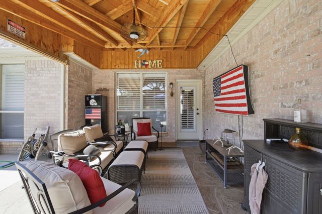 1117 Crestview Drive, Bedford, TX 76021