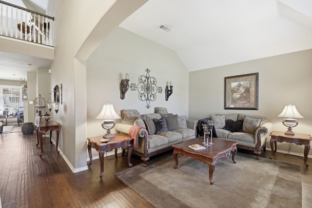 1117 Crestview Drive, Bedford, TX 76021
