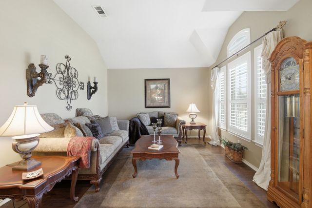 1117 Crestview Drive, Bedford, TX 76021
