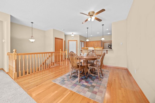816 Regent Drive, Shakopee, MN 55379