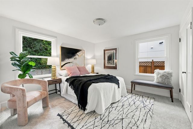 10735 Densmore Avenue N, Seattle, WA 98133