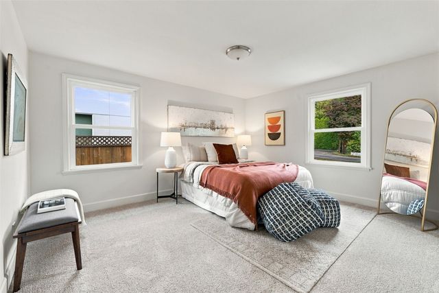 10735 Densmore Avenue N, Seattle, WA 98133