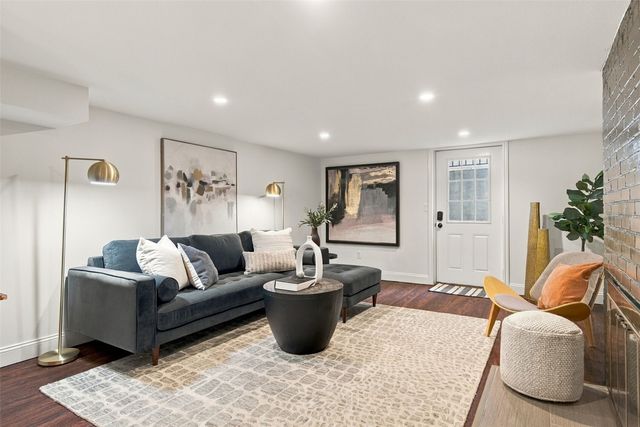 10735 Densmore Avenue N, Seattle, WA 98133