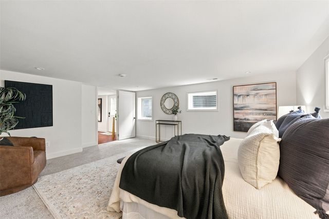 10735 Densmore Avenue N, Seattle, WA 98133