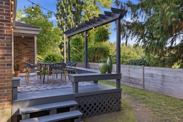 10735 Densmore Avenue N, Seattle, WA 98133