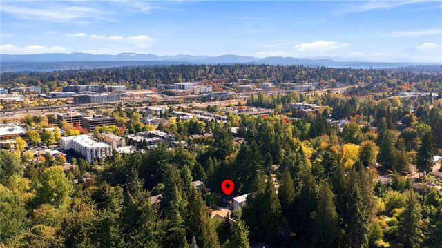 10735 Densmore Avenue N, Seattle, WA 98133