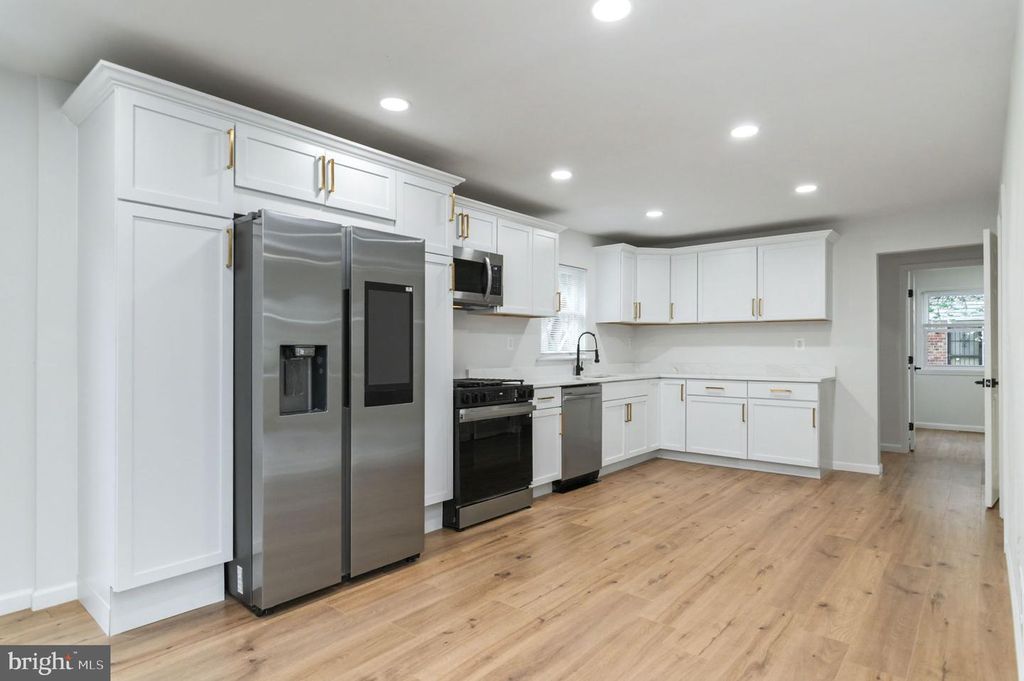 Image 14 of property listing at 10906 BENNINGTON DR, Upper Marlboro, MD 20774