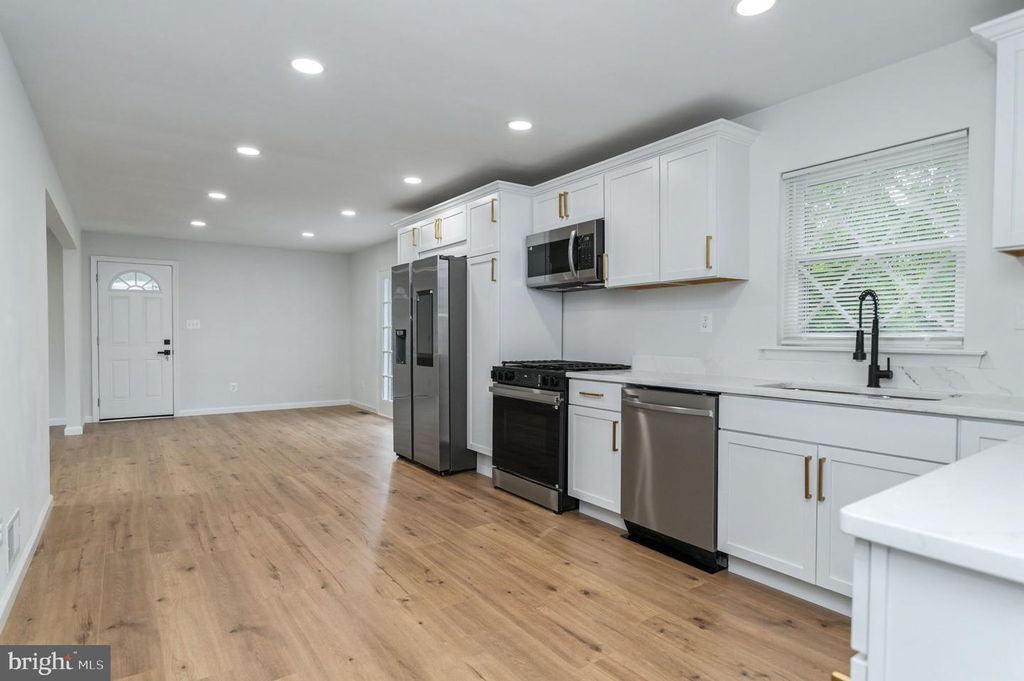 Image 16 of property listing at 10906 BENNINGTON DR, Upper Marlboro, MD 20774