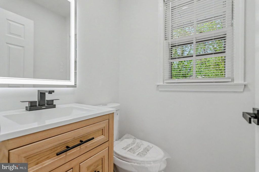 Image 19 of property listing at 10906 BENNINGTON DR, Upper Marlboro, MD 20774