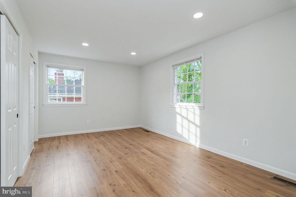 Image 20 of property listing at 10906 BENNINGTON DR, Upper Marlboro, MD 20774