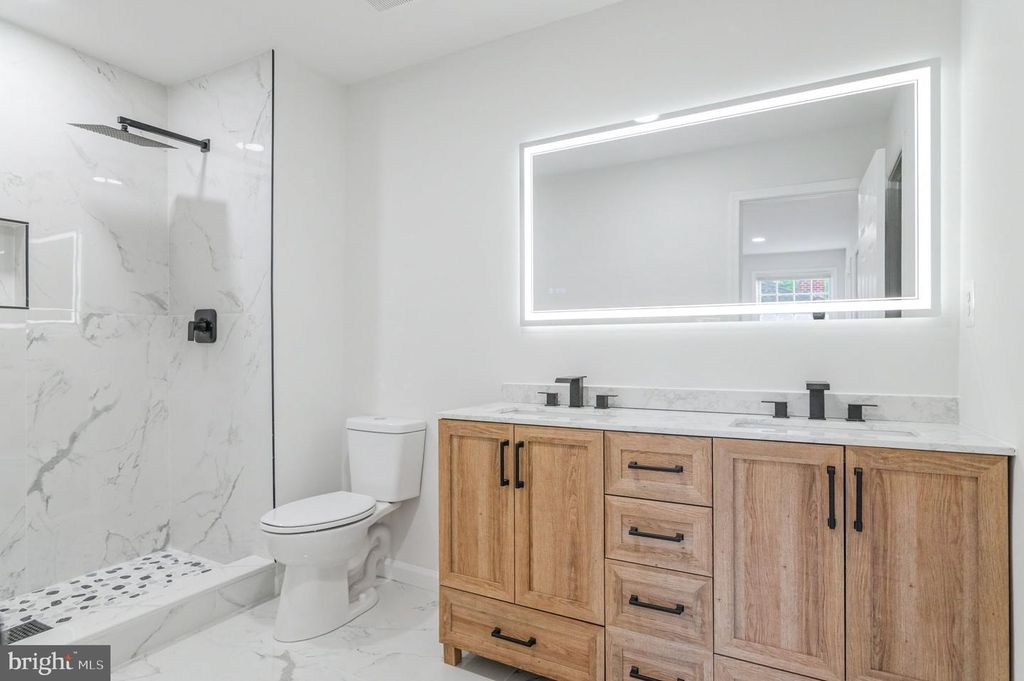 Image 24 of property listing at 10906 BENNINGTON DR, Upper Marlboro, MD 20774