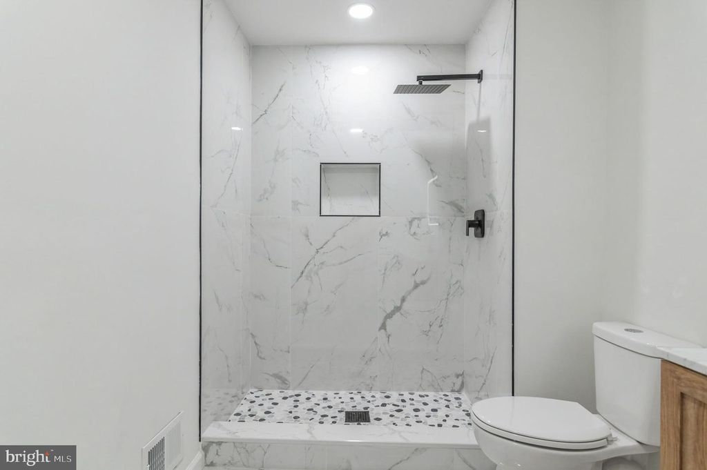 Image 25 of property listing at 10906 BENNINGTON DR, Upper Marlboro, MD 20774