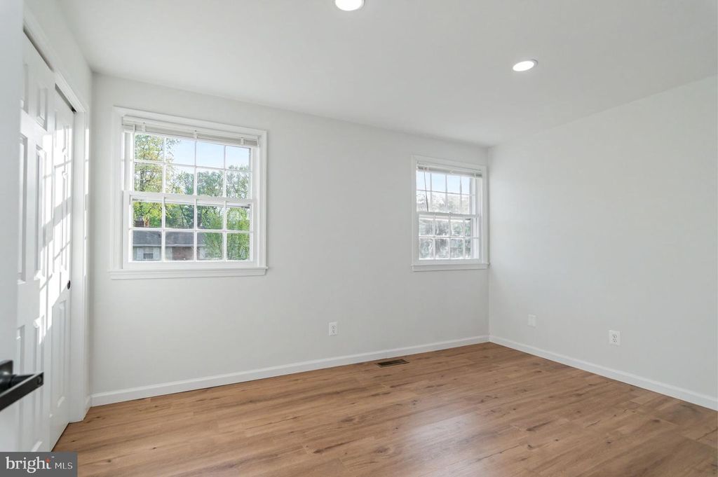 Image 28 of property listing at 10906 BENNINGTON DR, Upper Marlboro, MD 20774