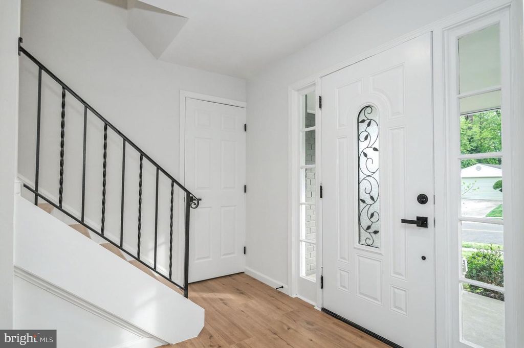 Image 3 of property listing at 10906 BENNINGTON DR, Upper Marlboro, MD 20774