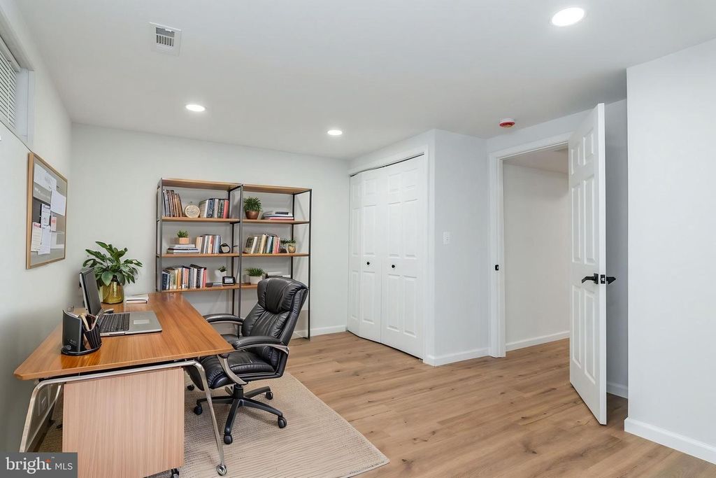 Image 33 of property listing at 10906 BENNINGTON DR, Upper Marlboro, MD 20774