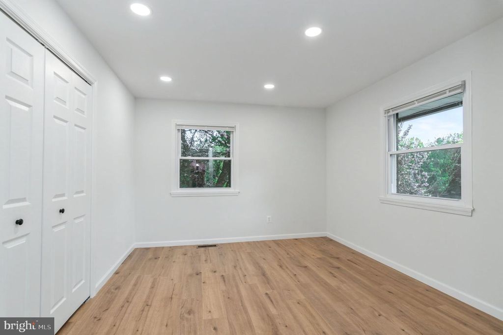 Image 4 of property listing at 10906 BENNINGTON DR, Upper Marlboro, MD 20774