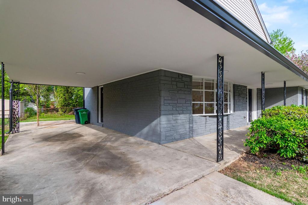 Image 44 of property listing at 10906 BENNINGTON DR, Upper Marlboro, MD 20774