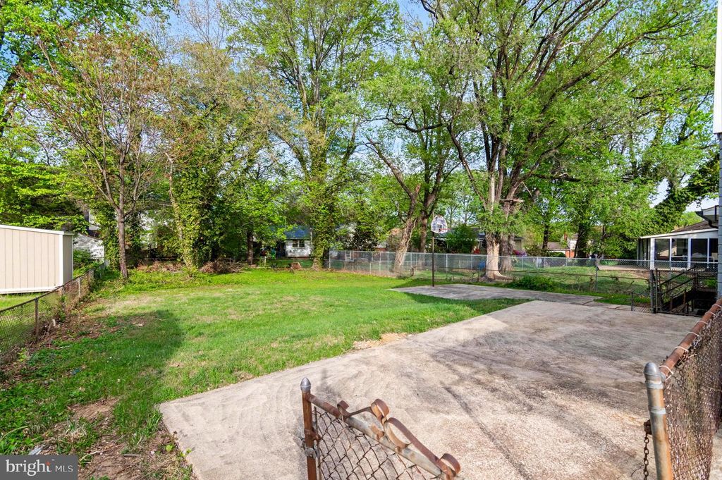 Image 45 of property listing at 10906 BENNINGTON DR, Upper Marlboro, MD 20774