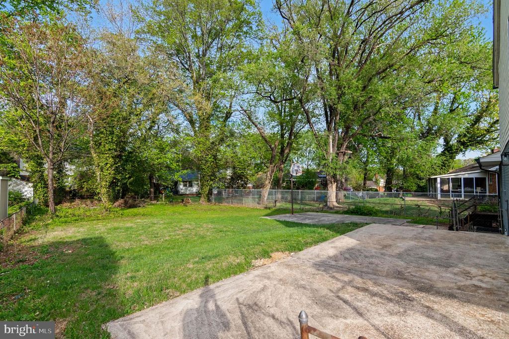 Image 48 of property listing at 10906 BENNINGTON DR, Upper Marlboro, MD 20774