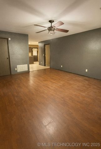 6120 N Wheeling Avenue, Tulsa, OK 74130