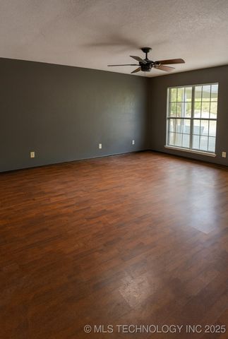 6120 N Wheeling Avenue, Tulsa, OK 74130