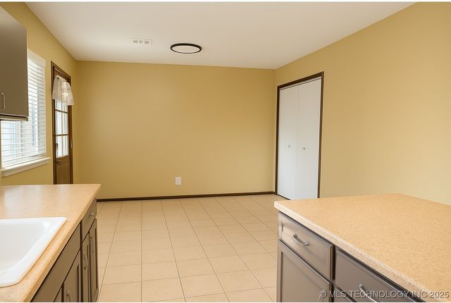 6120 N Wheeling Avenue, Tulsa, OK 74130