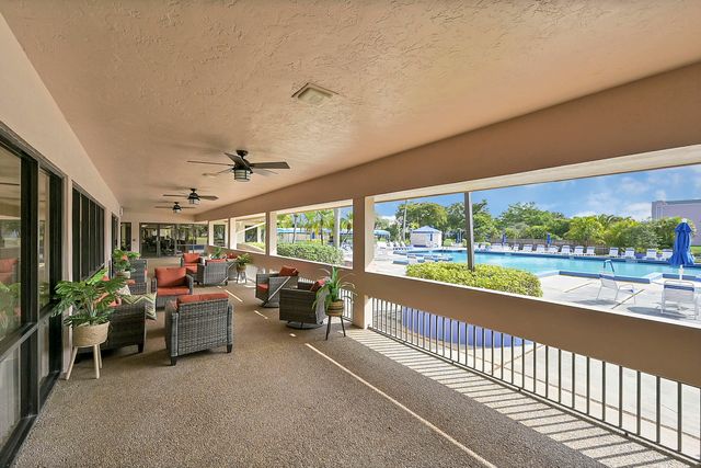 10434 Sunrise Lakes Boulevard 206, Sunrise, FL 33322