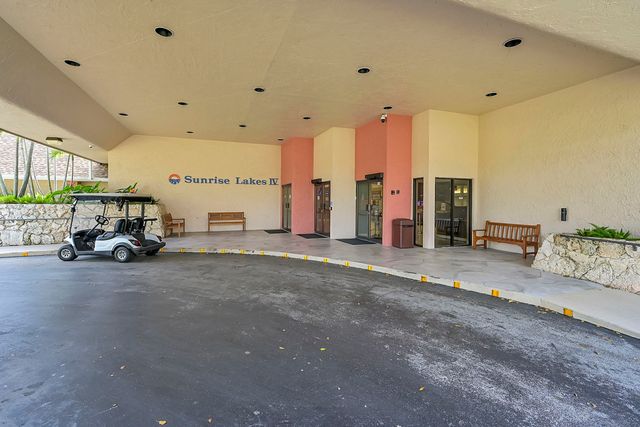 10434 Sunrise Lakes Boulevard 206, Sunrise, FL 33322