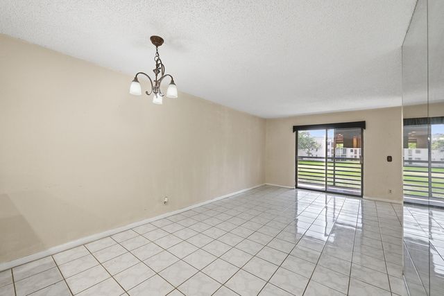 10434 Sunrise Lakes Boulevard 206, Sunrise, FL 33322